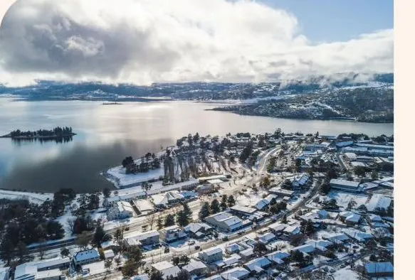Lake Jindabyne under winter snow